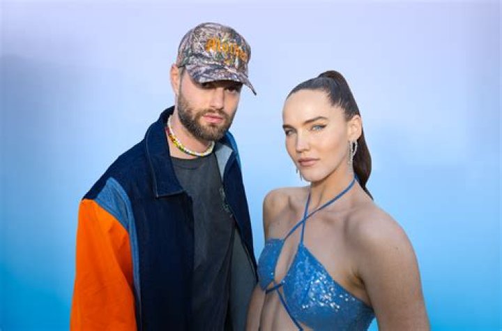 Unraveling The Relationship Status Of Sofi Tukker For The "jusebor1" Niche