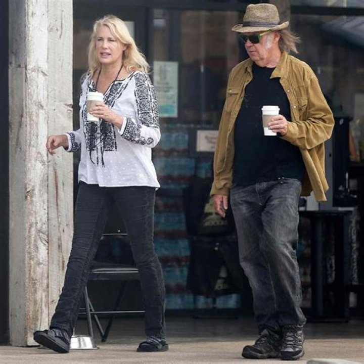 Debunking The "Daryl Hannah Baby" Rumor