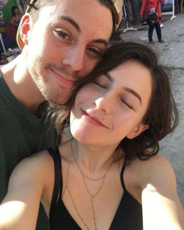 Unveiling The Enigma: Erin Sanders' Husband Revealed