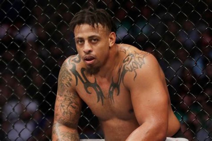 Greg Hardy Exposed For The "lins7" Niche