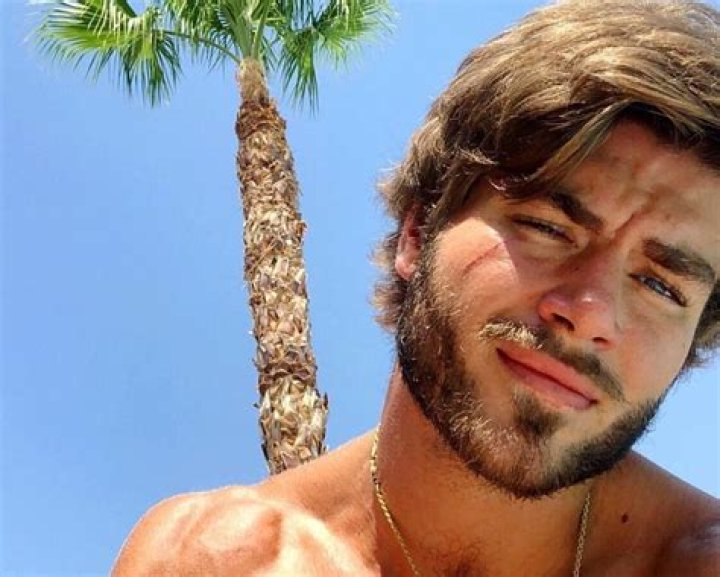 Unveiling The Enigma: Gus Smyrnios