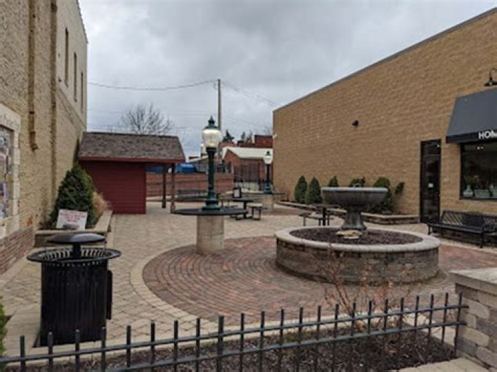 Discoveries In Holly Iben's Monticello Iowa Obituary