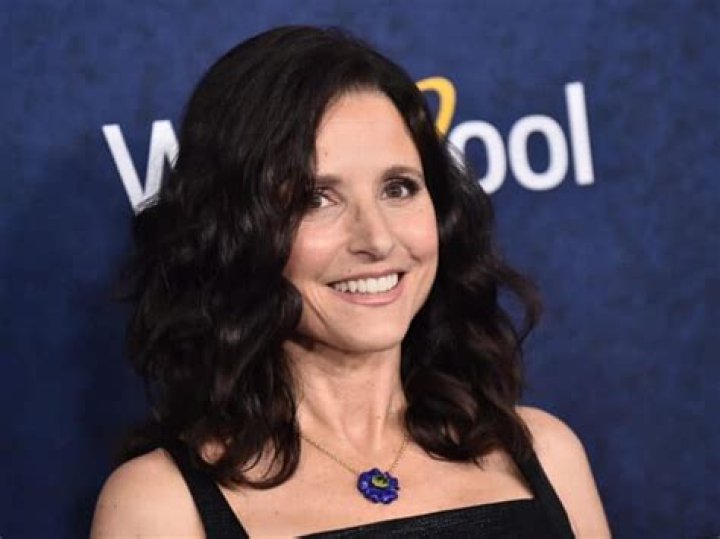 Unveiling The Secrets Of Height: Exploring Julia Louis-Dreyfus' Stature