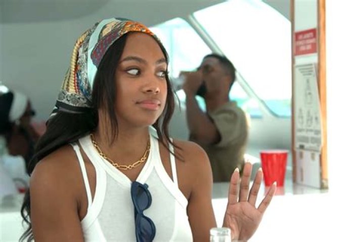 Unveil Martha's Vineyard's Hidden Gem: Jordan Summer House Explored