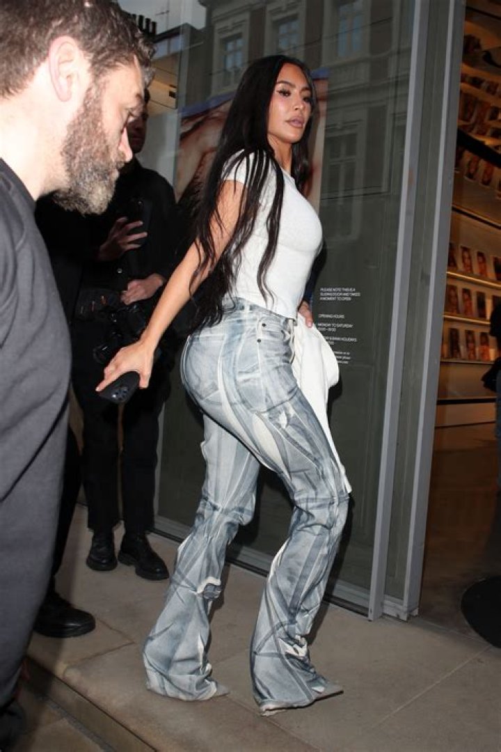 Unveil The Secrets Of The "Kim Kardashian Ass": A Cultural Phenomenon