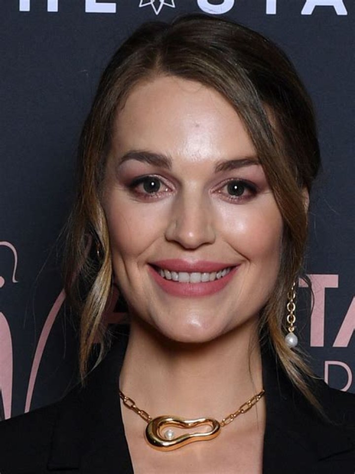 Unveiling The Secrets Of Laura Gordon: Discoveries And Insights