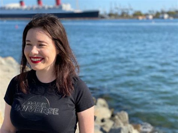 Dive Into The World Of Lindsay Ellis