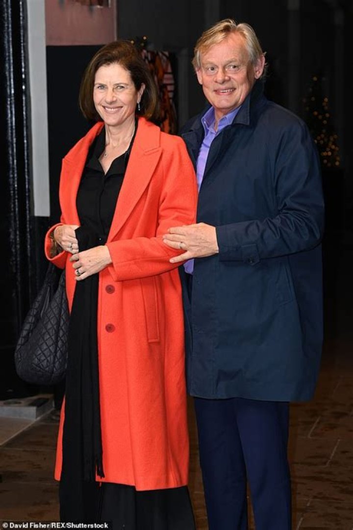 Unveiling Martin Clunes' Height: Discoveries And Insights