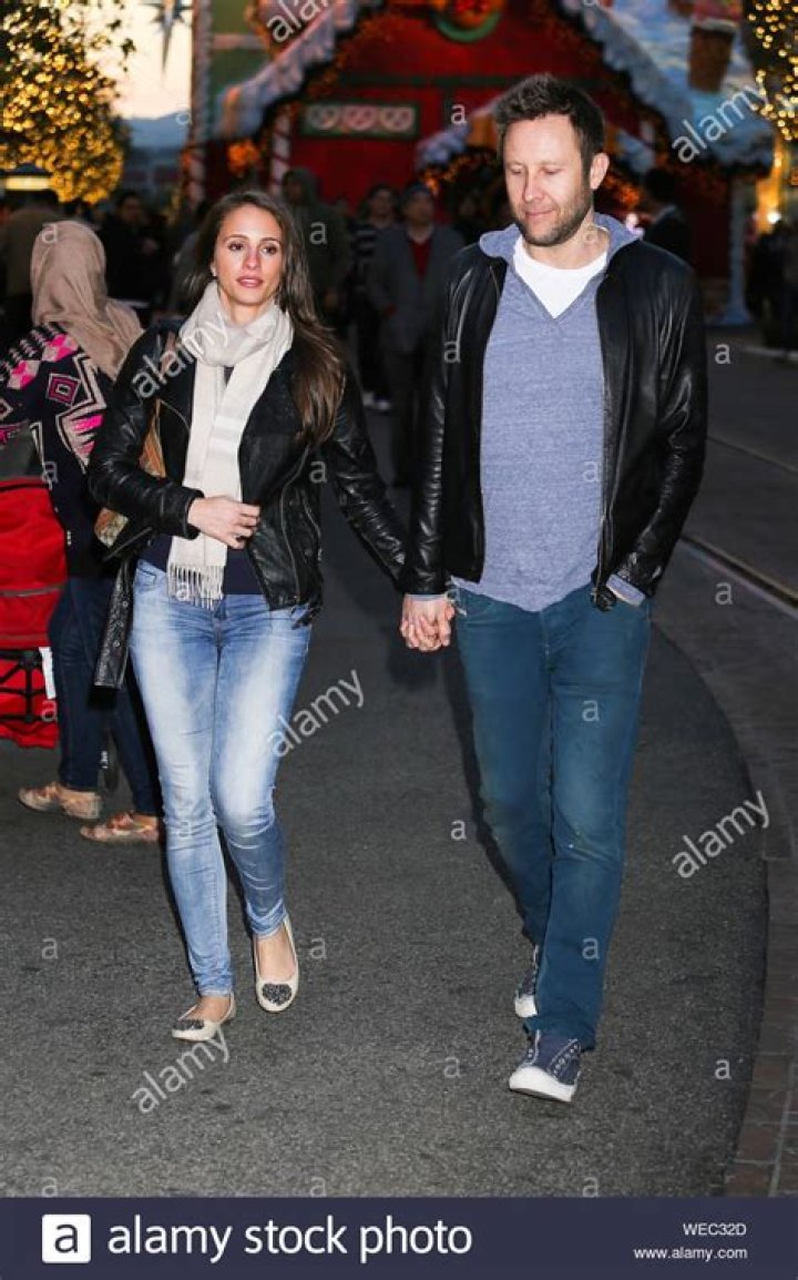 Unraveling The Secrets Of Michael Rosenbaum And Lauren Kutner's Enduring Love