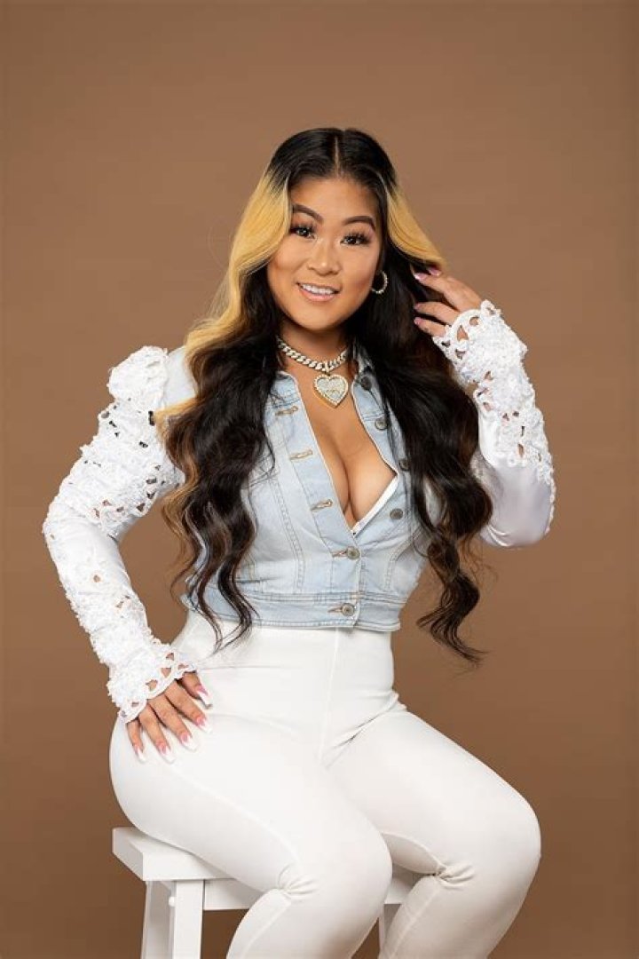 Unveiling The Enchanting World Of Sarah Evalt: Discoveries And Insights