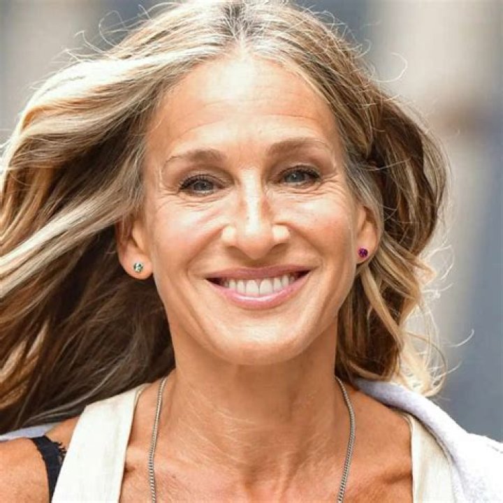 Unveiling Sarah Jessica Parker's Height And Weight: A Comprehensive Exploration