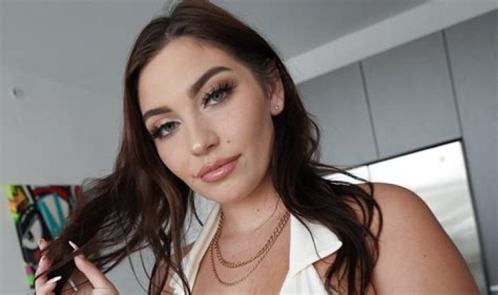 Discover The Enchanting World Of Vivan Taylor: Exploring Surrealism And Self-Discovery